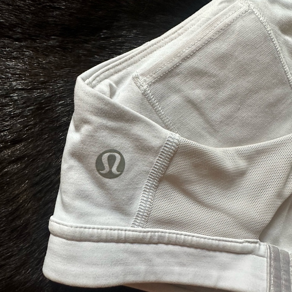 Lululemon bra - Picture 2 of 3